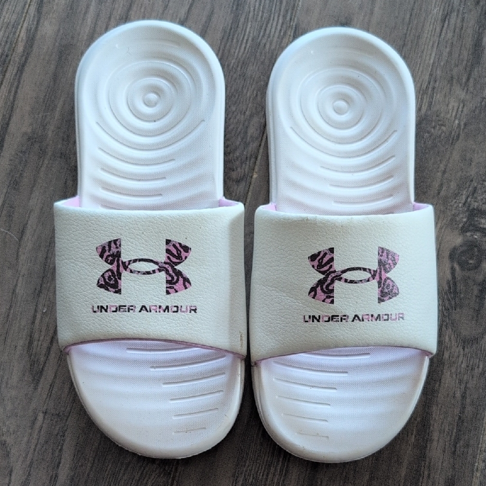 UNDER ARMOUR SLIDES